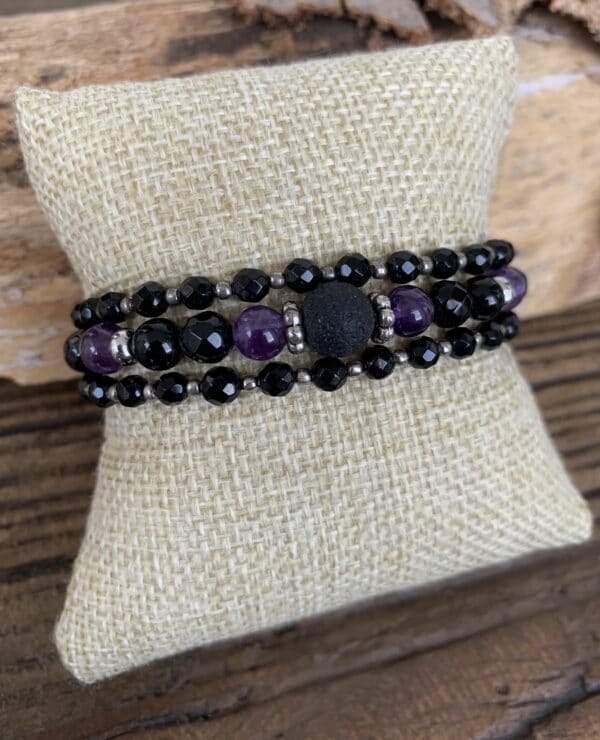 Armkette Lava, Amethyst und Achat Perlen